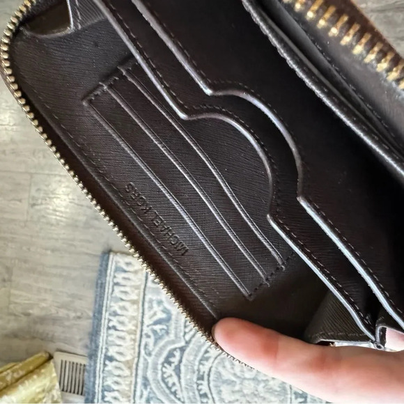 Michael Kors Leather Signature Logo Zip Around Wallet - Picture 7 of 8